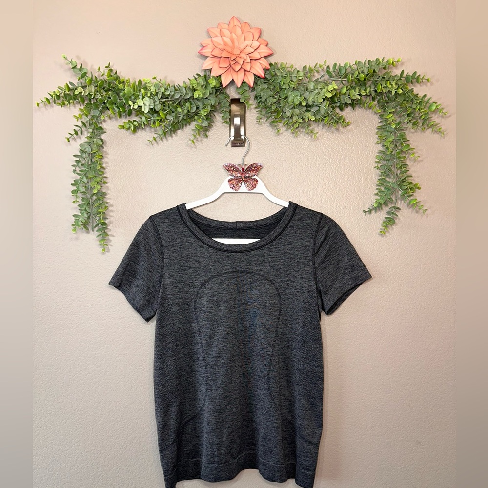 lululemon athletica Charcoal Short Sleeve Tee